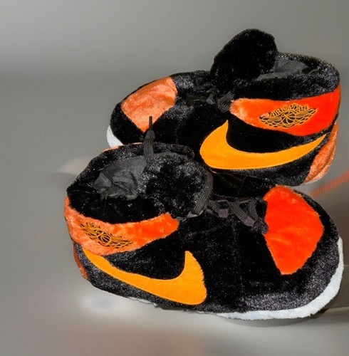 NEW Nike Dunk Slippers Unisex Adults One Size Fits All Halloween Slippers - Picture 2 of 4