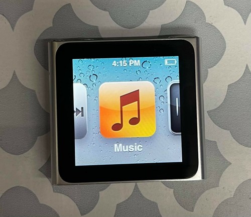 Apple iPod Nano 6th Generation 8 GB Silver - Picture 2 of 4