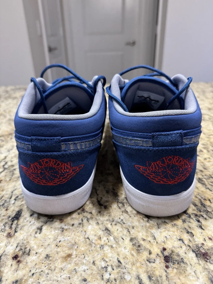 Jordan V. 2 Estampado Elefante Bajo Azul Verdadero 11.5 Foto 4 de 4