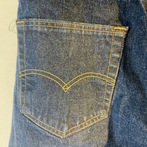 LEVI'S 501 Mens 38 x 32 Straight Leg Button Fly Blue Denim Jeans - Picture 8 of 11