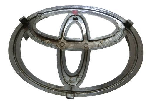 2002-2005 Toyota CAMRY 4RUNNER OEM FRONT Emblem Badge 75311-33100⭐S1⭐32⭐ - Picture 7 of 7
