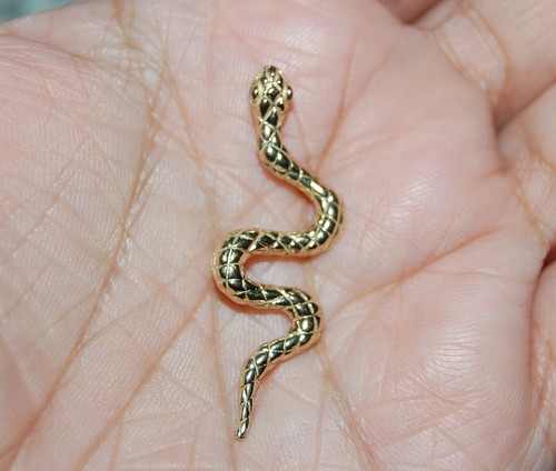 10K Solid Yellow Gold Snake Pendant Textured Shape🐍 Cute Cobra - Picture 6 of 8