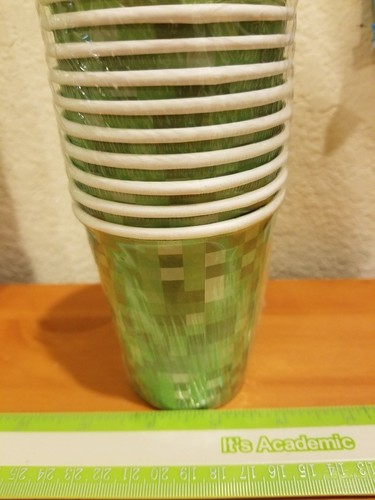 NEW! NIP SEALED SET OF 10 VIDEO GAME MINING GREEN PIXELATED PAPER CUPS - Picture 1 of 2