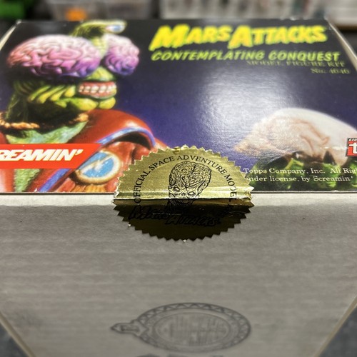 Mars Attack Contemplating Conquest Screamin’ Model Kit 1995 Topps NIB Sealed - Picture 4 of 7