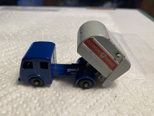 Matchbox Lesney Garbage Truck NO 15 with Hole - Picture 3 of 7