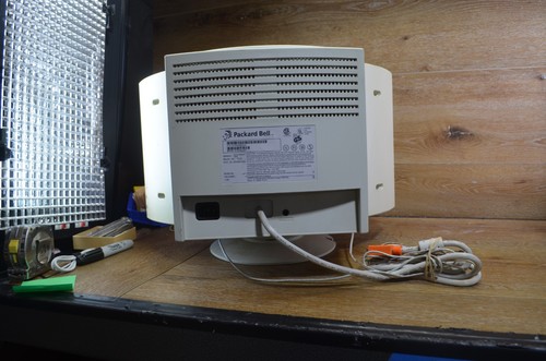 Vintage Packard Bell Multimedia 1010 13" CRT VGA Computer Monitor with Speakers - Picture 5 of 9