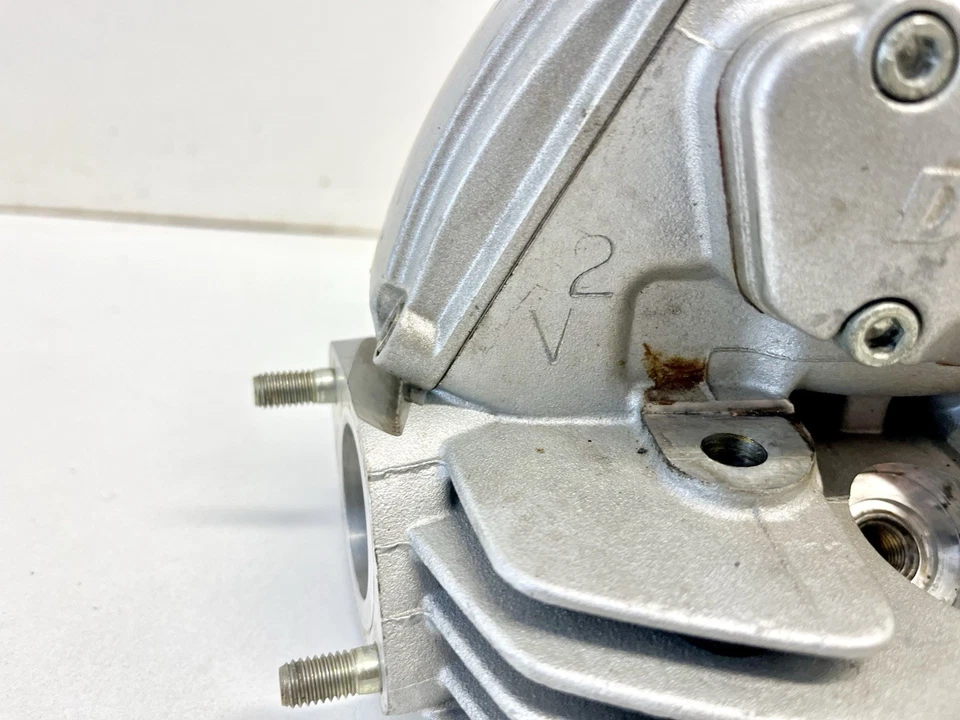 Genuíno Ducati Monster 900IE Cabeça de Cilindro Traseira Vertical V2 M900 00+up Completa - Imagem 4 de 4