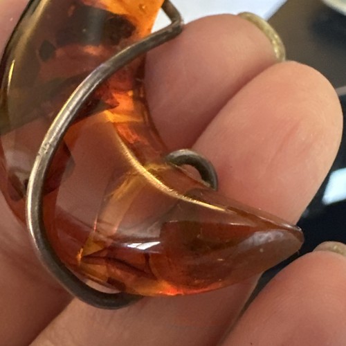 Vintage sterling silver crescent moon shaped amber pendant - Picture 10 of 11