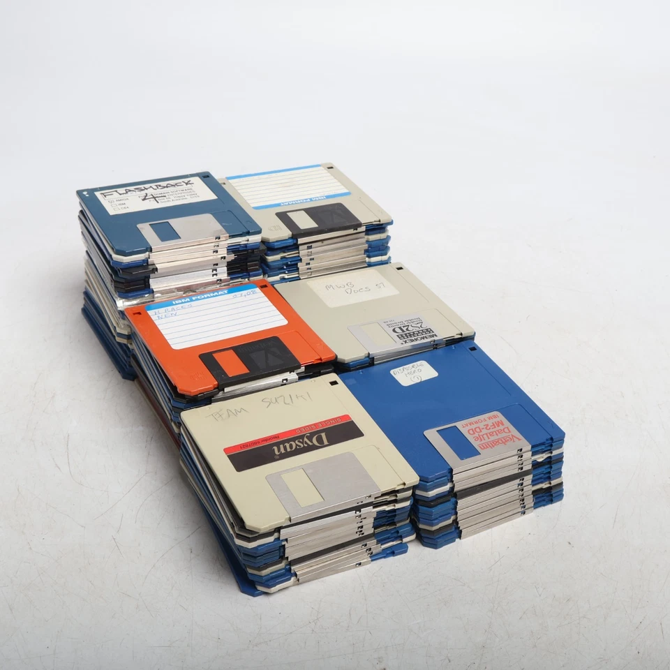 Lote de 100+ - Disquetes de 3,5" juegos/programas quizás algunos espacios en blanco Foto 3 de 4