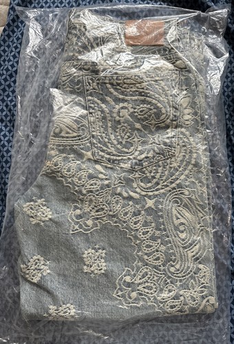 SUPREME BANDANA JACQUARD BAGGY JEAN SIZE 34 BLUE (DENIM) - IN HAND Ready to Ship - Picture 1 of 4