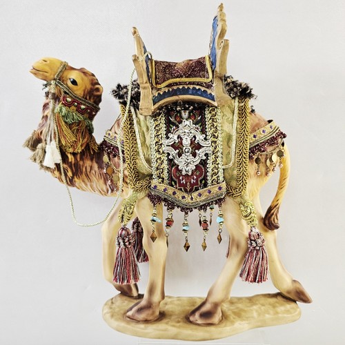 Estatuilla de porcelana de repuesto para belén grande Member's Mark Camel 2005 13" - Imagen 1 de 17