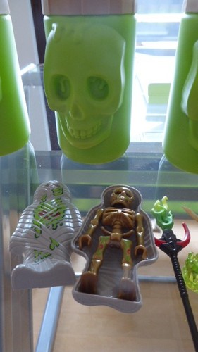 10 Playmobil Totenkopfbox mit Figuren und Sand je Box 1 Kämpfer - Bild 7 von 15