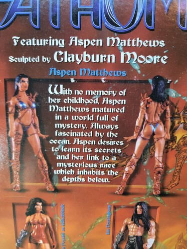 Michael Turners Fathom Action Figure - Picture 7 of 8