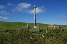 Photo A2 Holm Totem Pole St Mary's/HY4701 Erected as part of a communit c2013