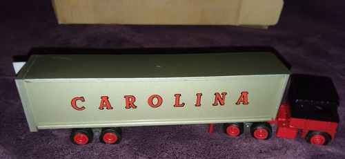 Winross Tractor Truck and Trailer CAROLINA FREIGHT 1:64 In Original Box - Picture 3 of 12