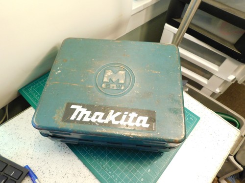 Makita Electric Corded Jig Saw Model 4302C w/ Blades & Metal Case. See Photos. - Picture 12 of 16