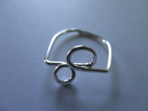 Sterling-Silver-Unique-Handmade-DOROTHY-Ring-Size-8-5