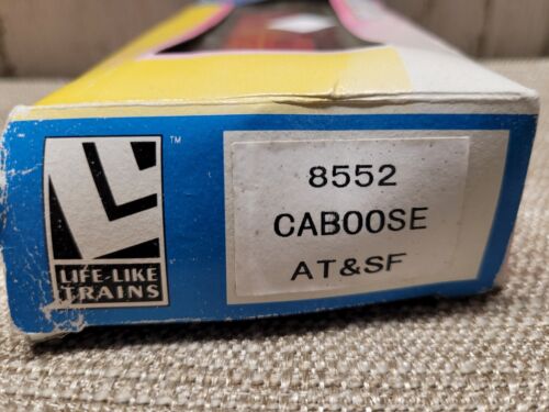 Vintage Ho Scale Train Lot 4 Life Like Locomotive, Freight Car, Log Dump Station - Picture 6 of 23