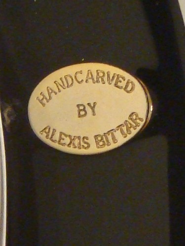 BRAZALETE CON BISAGRAS ALEXIS BITTAR TACHONADO $225 - Imagen 6 de 6