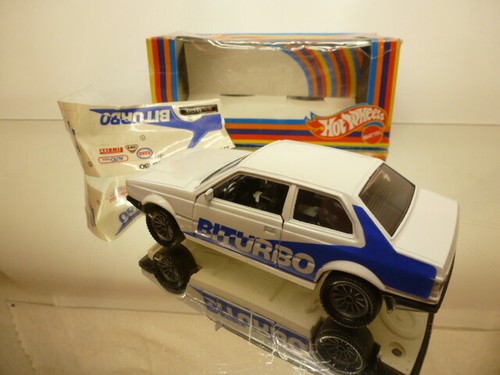 HOTWHEELS MASERATI BITURBO - WHITE 1:25 - GOOD CONDITION IN BOX - Picture 9 of 10