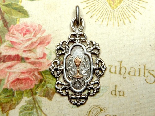 Chalice, Eucharist, First Communion. Antique Openwork Pendant. Silver Medal. - Picture 2 of 4