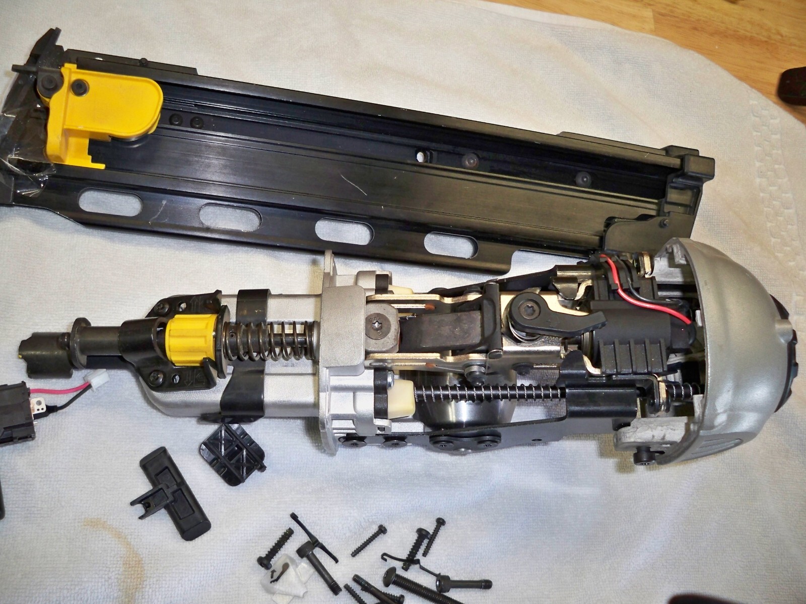 FOR PARTS DEWALT DCN21PL 20V 21Degree Cordless Framing Nailer