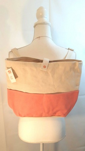 Bolso de Mano Mochila Caqui y Coral 2 Bolsillos Frontales Cerrador a Cordón y Cordón - Imagen 6 de 9