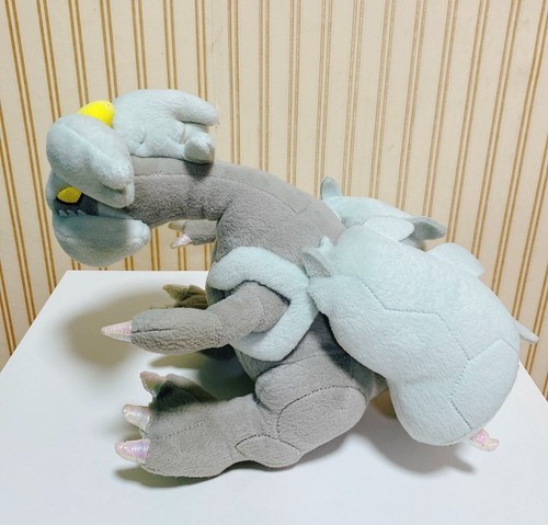 Kyurem Pokemon Center 2011 Original Peluche 13" Muñeca Juguete Japón ZA - Imagen 6 de 6