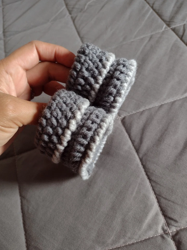 recién nacido-3 meses bebé niño zapatos, hecho a mano ganchillo gris Foto 3 de 3