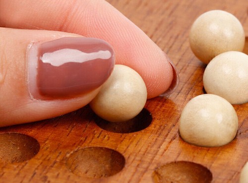 Solitär Solitaire Brettspiel Denkspiel Knobelspiel Geduldspiel Holz mit Kugeln - Bild 9 von 11