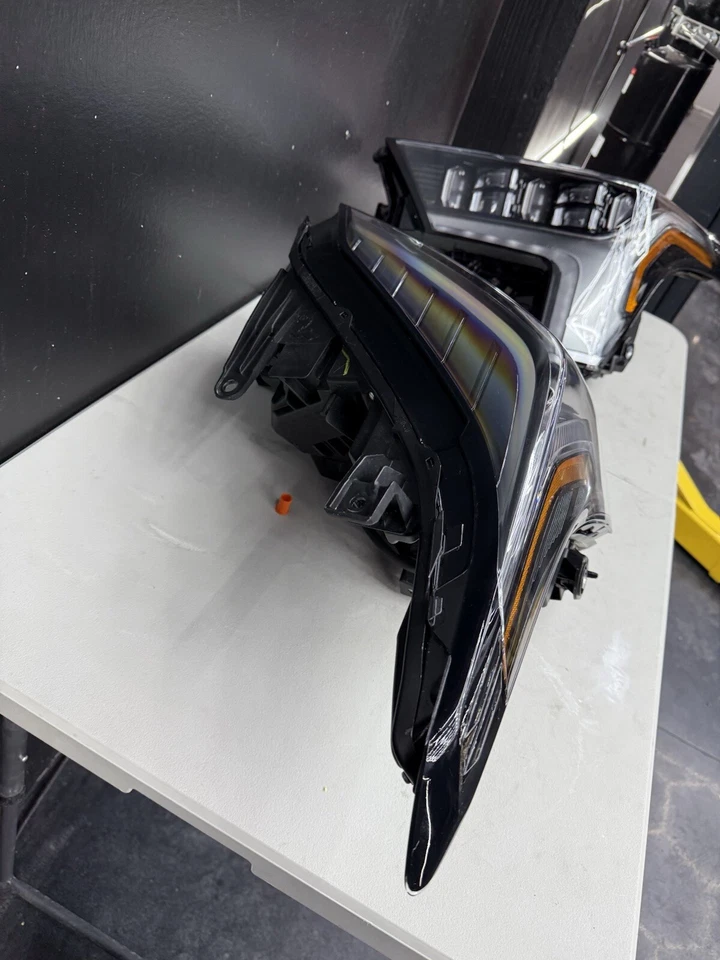 Faros LED izquierdo y derecho Toyota Tundra Sequoia 2022-2024 con nivel automático OEM Foto 2 de 4