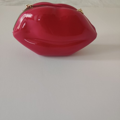 Chic Handbag Purse Clutch Red Lips, Zip Up Cross Body Gold Chain Jelly Cute 9x5 - Picture 4 of 20