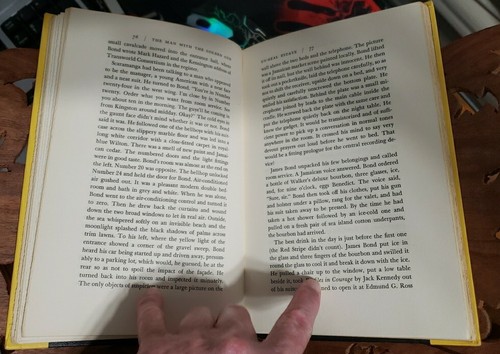 The Man With The Golden Gun By Ian Fleming NEW AMERICAN LIBRARY 1965 - Picture 11 of 12