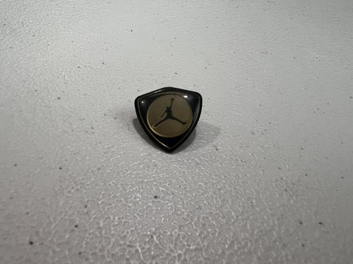 Michael Air Jordan Shoes Logo Lapel Pin Nike Chicago Bulls