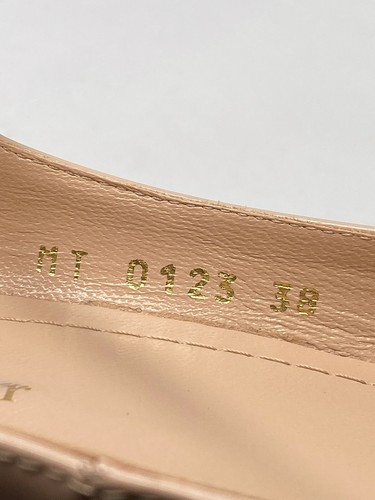 Dior Aime Dior Patent Leather Pump size 38 Retail For $1190 - Picture 9 of 12