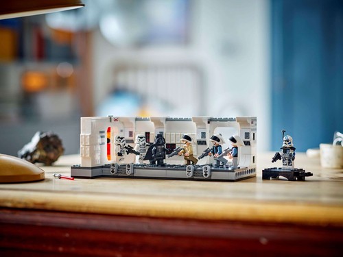 LEGO 75387 Star Wars Das Entern der Tantive IV, 7 Minifiguren, Jubiläum - Bild 10 von 11