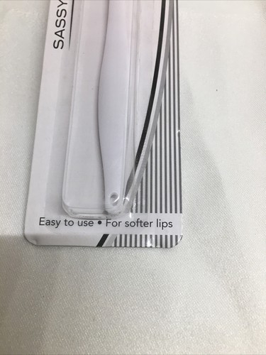 Sassy + Chic Exfoliate Lip Scrubber BRAND NEW SEALED - Picture 4 of 9