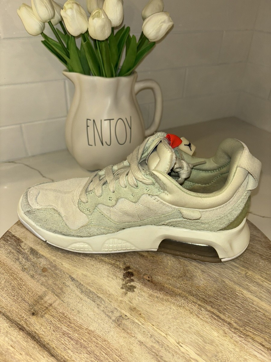 Jordan MA2 Low Honeydew - CW6594-300 7Y- Fit Like women display picture 2