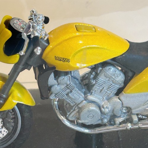 Majorette Motorcycle Yellow Voxan Roadster 1000 V2 1:18 Metal Diecast w/Box - Picture 5 of 9