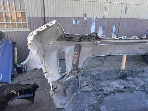 2020 2021 2022 2023 Range Land Rover Discovery Sport L550 Front bumper cover OEM - Picture 5 of 11
