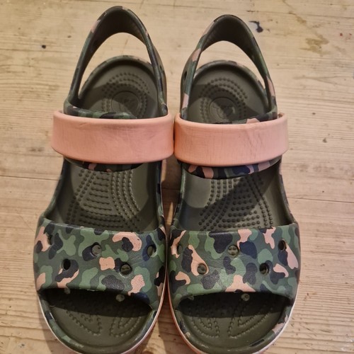 Crocs Girls Pink & Gray Camo Print Sandals Size J1 - Picture 5 of 6