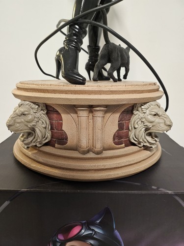 Sideshow DC Comics Exclusive Catwoman Premium Format Figure Statue 1979/ 2000 - Picture 12 of 24
