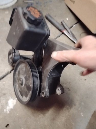 2003 Dodge Durango Power Steering Pump Reservoir And Idler And Aluminum Bracket - Picture 6 of 19