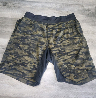 Lululemon Men s LargeT.H.E. Short Luxtreme Liner 9'' Mens Running Shorts EUC