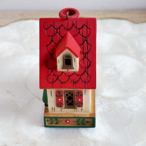 Vintage 1977 Hallmark Happy Holidays Red Roof House Christmas Ornament - Picture 5 of 10
