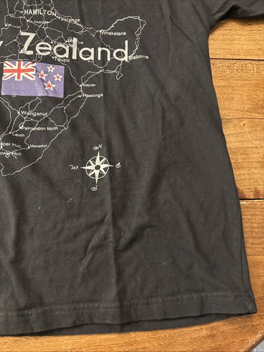 Vintage New Zealand Maps Black AOP Tshirt Size Large - Picture 4 of 11