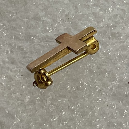 Gold Toned 1/2” Cross Pin Pinback Religious Symbolism - Afbeelding 7 van 8