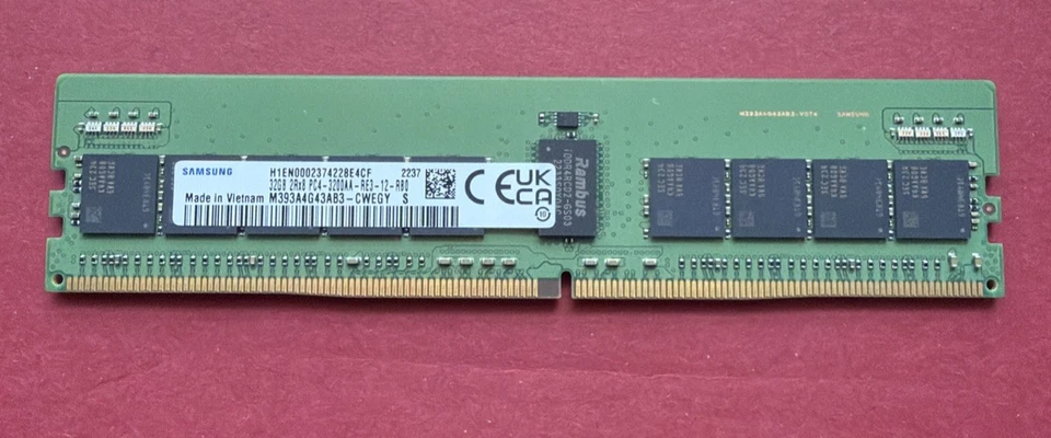 M393A4G43AB3-CWE Samsung 32GB 2RX8 PC4-3200AA PC4-25600 (DDR4-3200) RDIMM Memory - Image 1 of 1