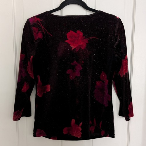 Top De Colección Dressbarn Terciopelo Brillante PEQUEÑO Capricho Vamp Vamp Vacaciones Capucha Cuello Rosas - Imagen 4 de 5