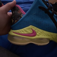 Size 8 - air  Nike LeBron James blue shoes 